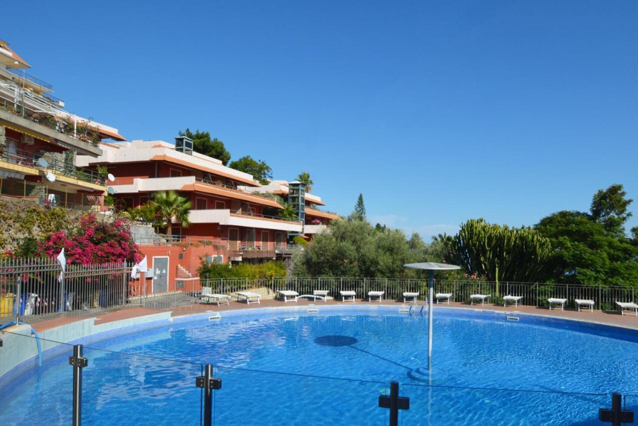 Hotiday Village Letojanni Taormina Exterior foto